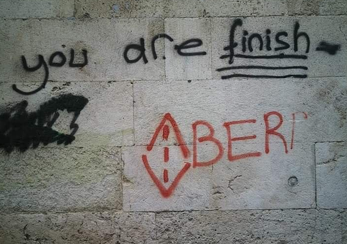 Balat Kilisesi duvara yazılan yazılar için suç duyurusunda bulundu